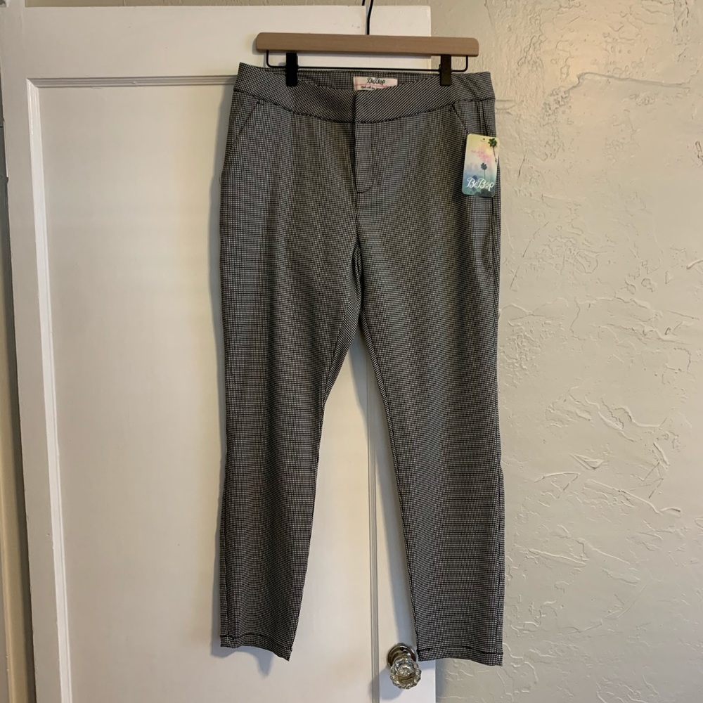 NWT BeBop Capri’s